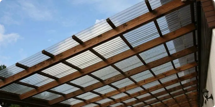سقف حیاط خلوت ارزان پلی کربنات